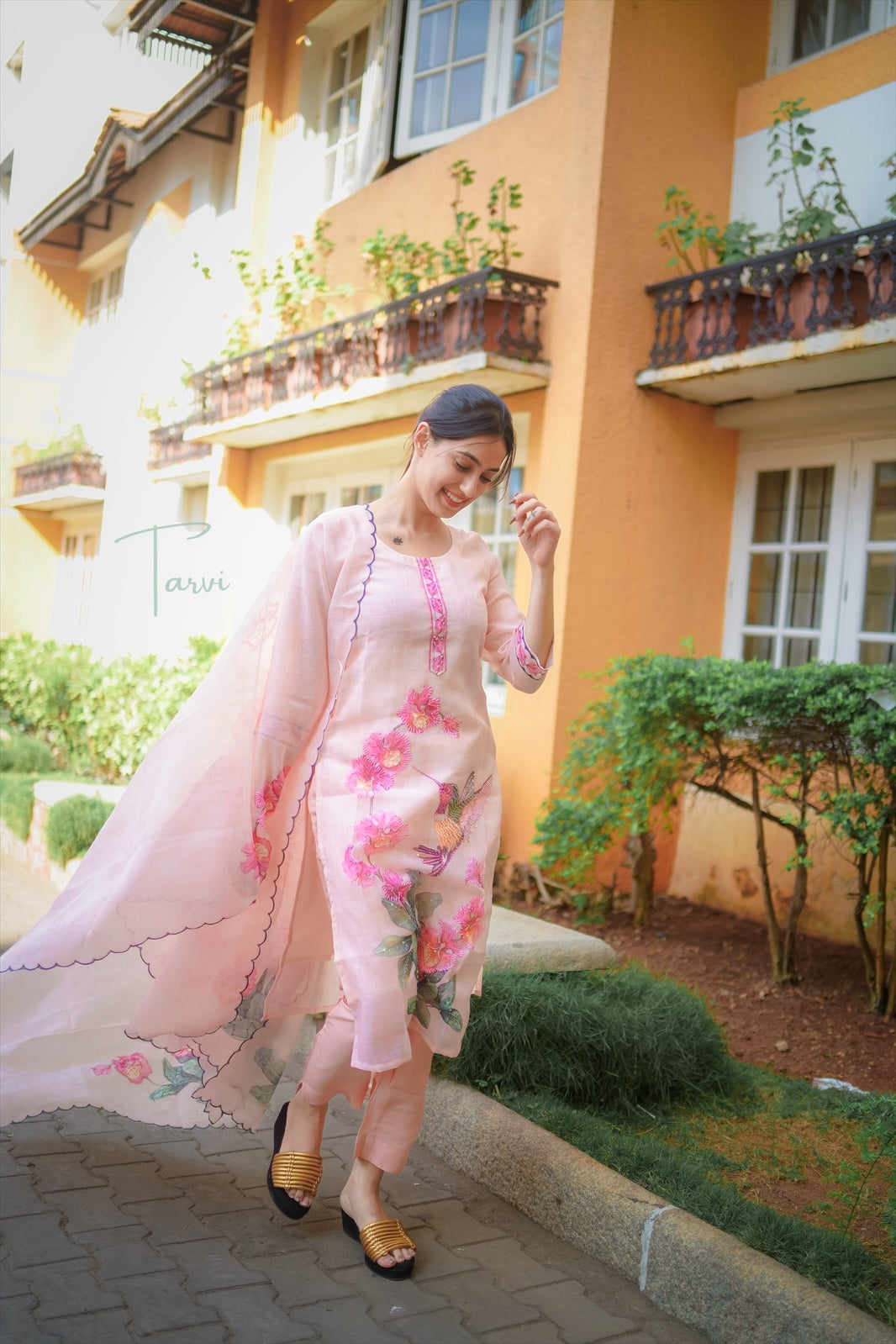 Elegant 3-Piece Linen Kurti Set with Hand Embroidery