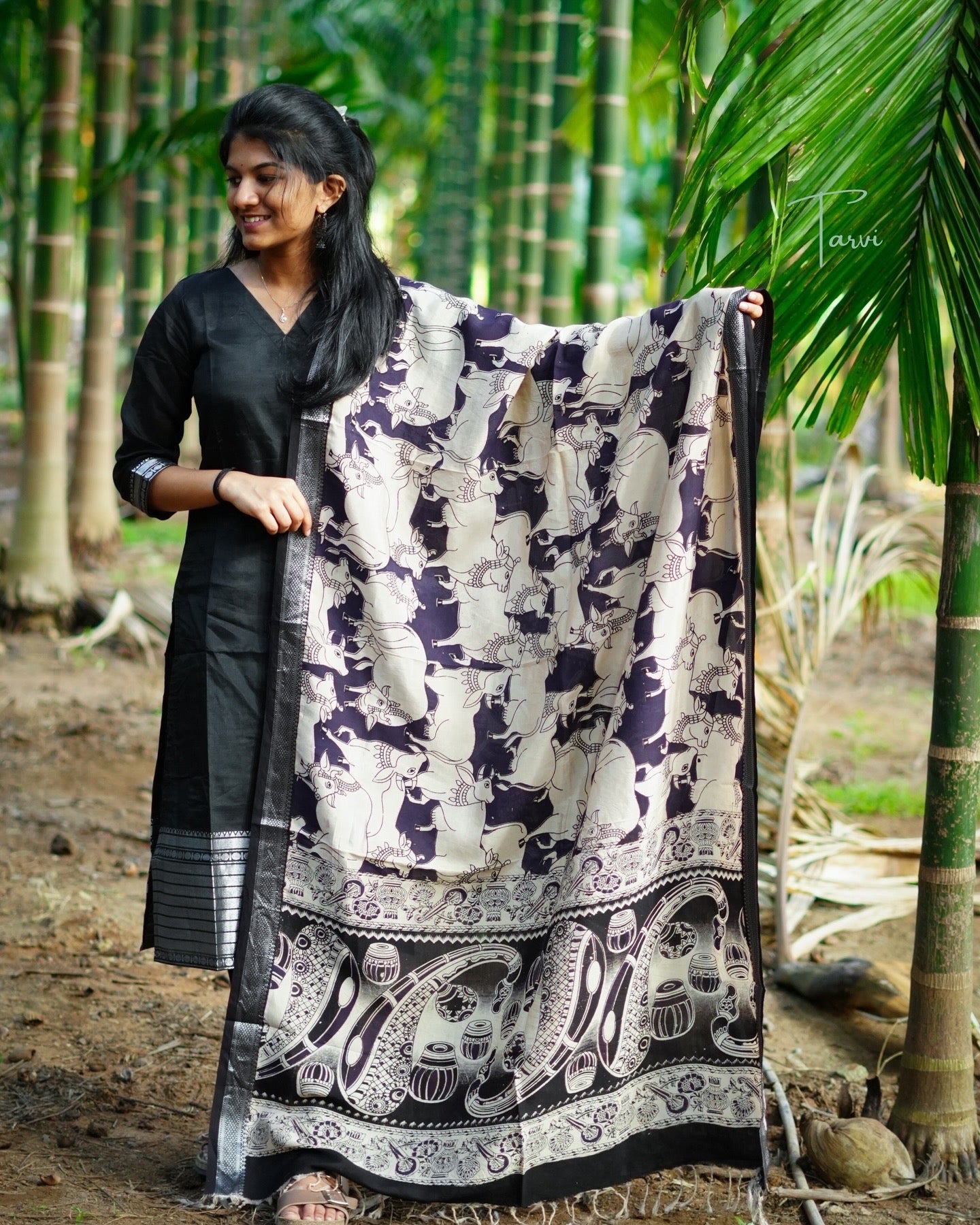 Mangalagiri Premium Silk Kurti with Kalamkari Dupatta.