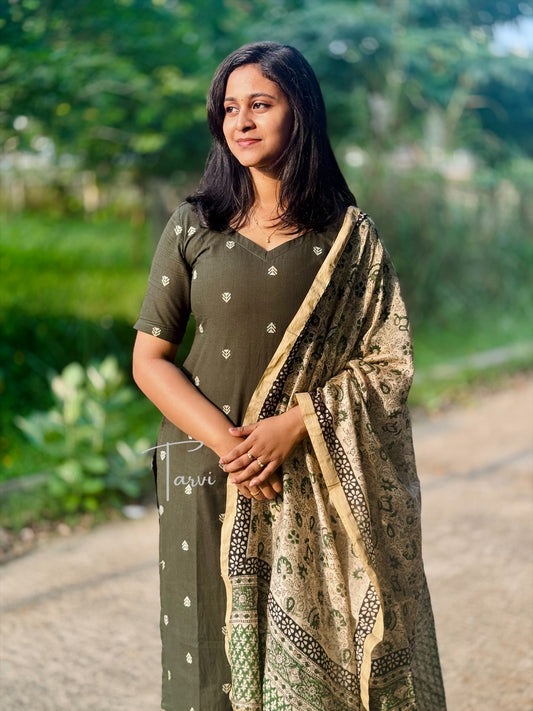 Bottle Green Handloom Kurti with Cotton Lining and Chanderi Silk Dupatta